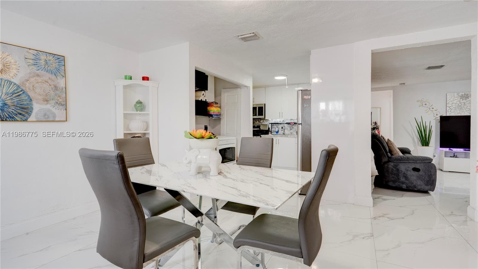 10529 NW 35th Ave, Miami FL 33147 — 19