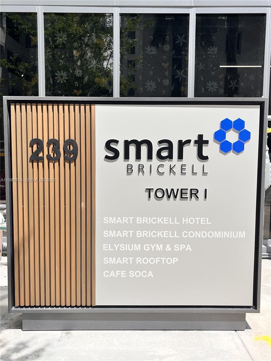 229 SW 9th St # 307, Miami FL 33130 — 1
