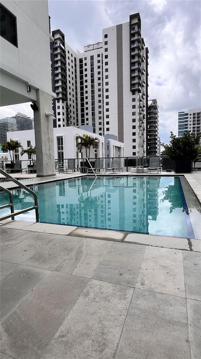 229 SW 9th St # 307, Miami FL 33130 — 20