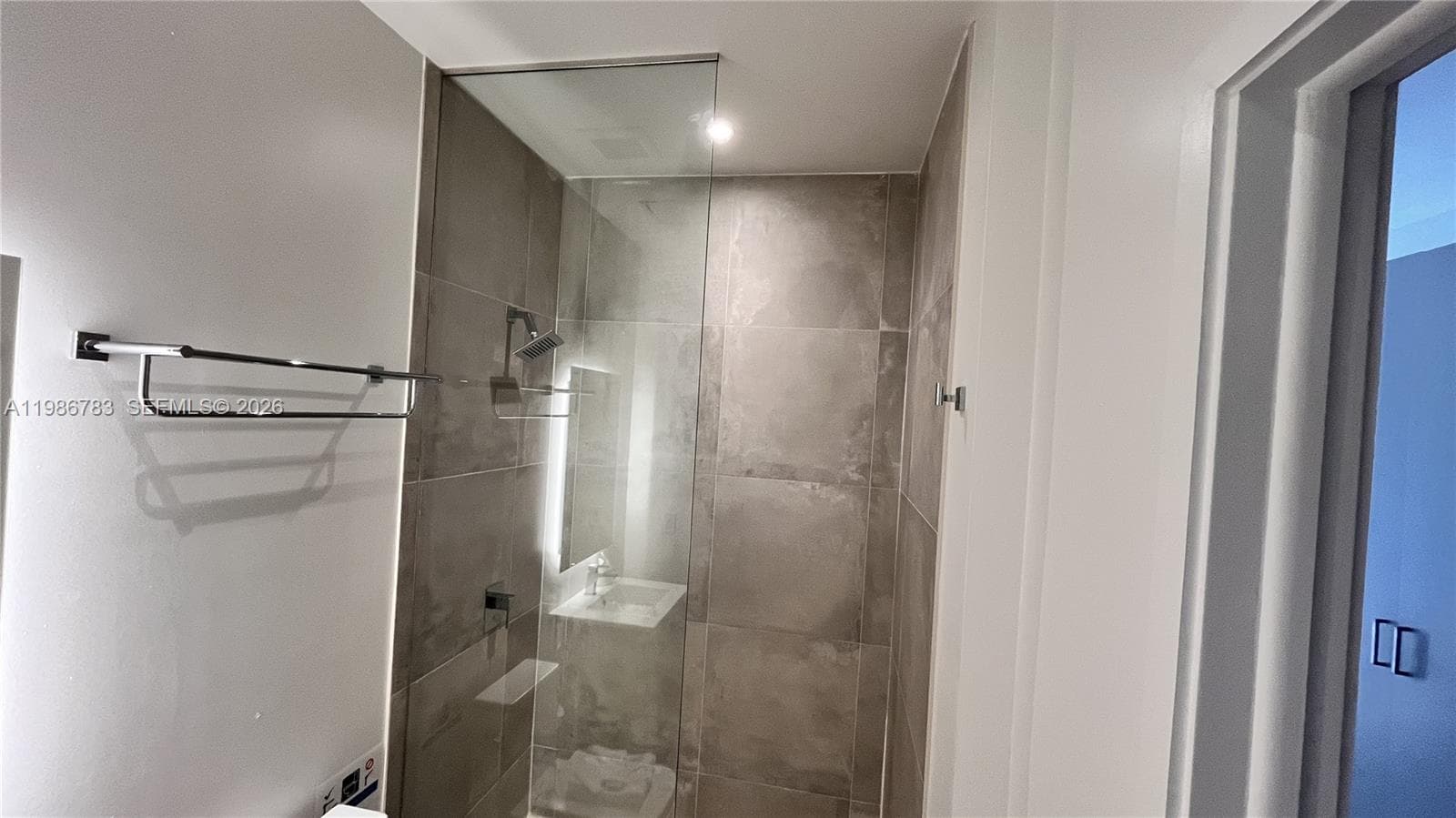 229 SW 9th St # 307, Miami FL 33130 — 15