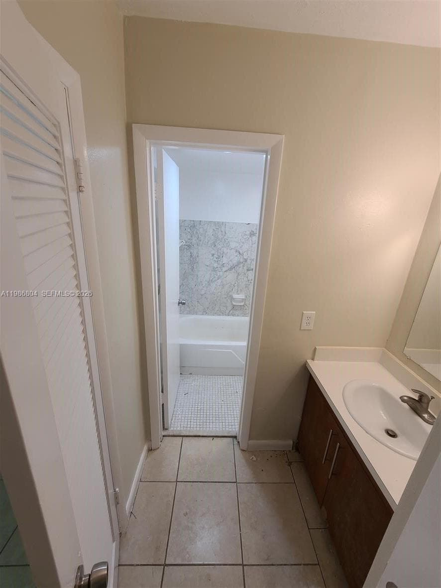 140 Royal Palm Rd # 107, Hialeah Gardens FL 33016 — 11