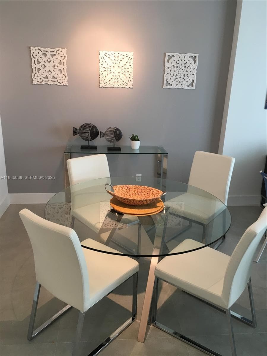 335 S Biscayne Blvd # 3910, Miami FL 33131 — 3