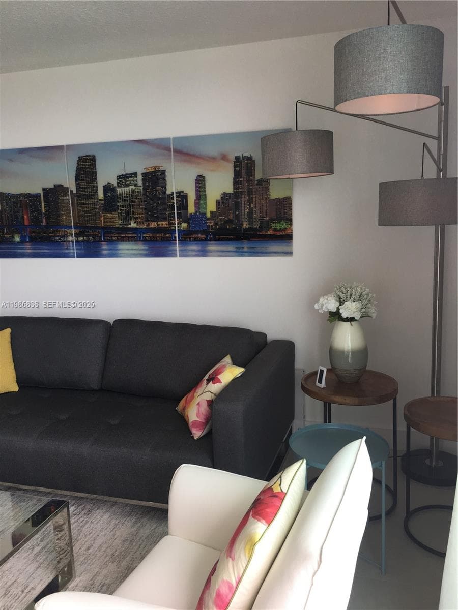 335 S Biscayne Blvd # 3910, Miami FL 33131 — 9
