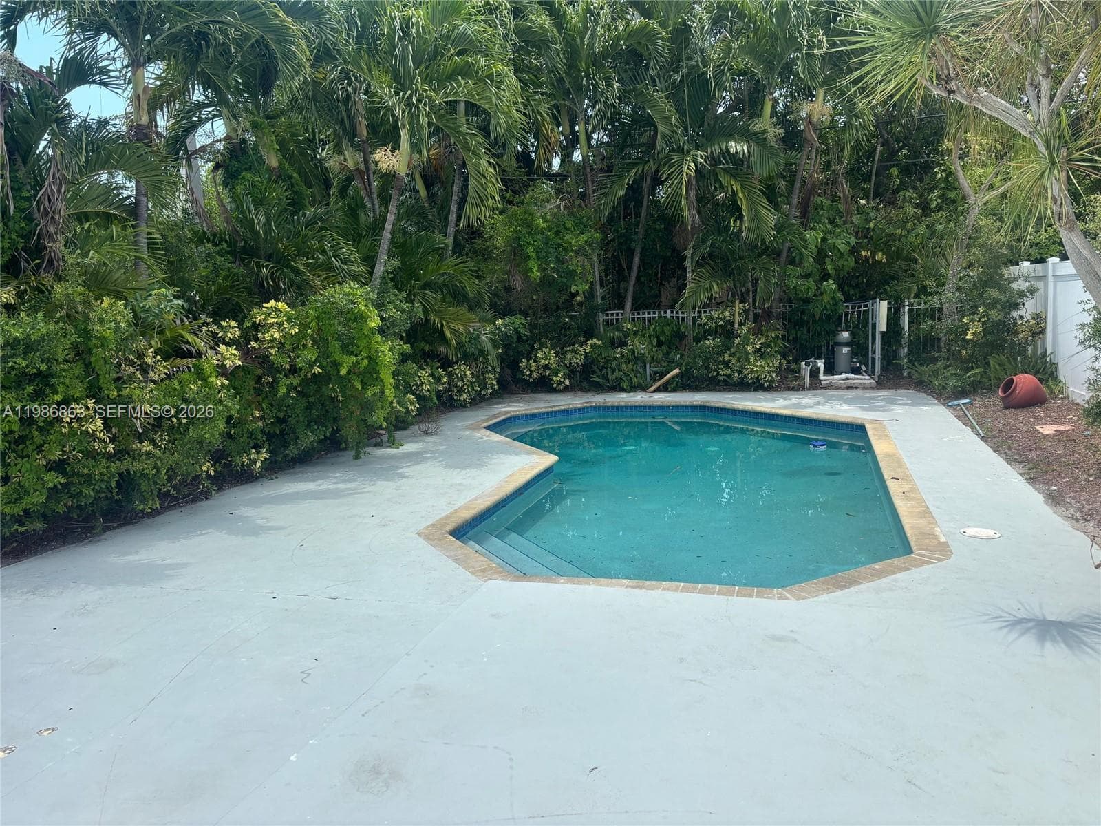 8850 NE 4th Ave, El Portal FL 33138 — 1