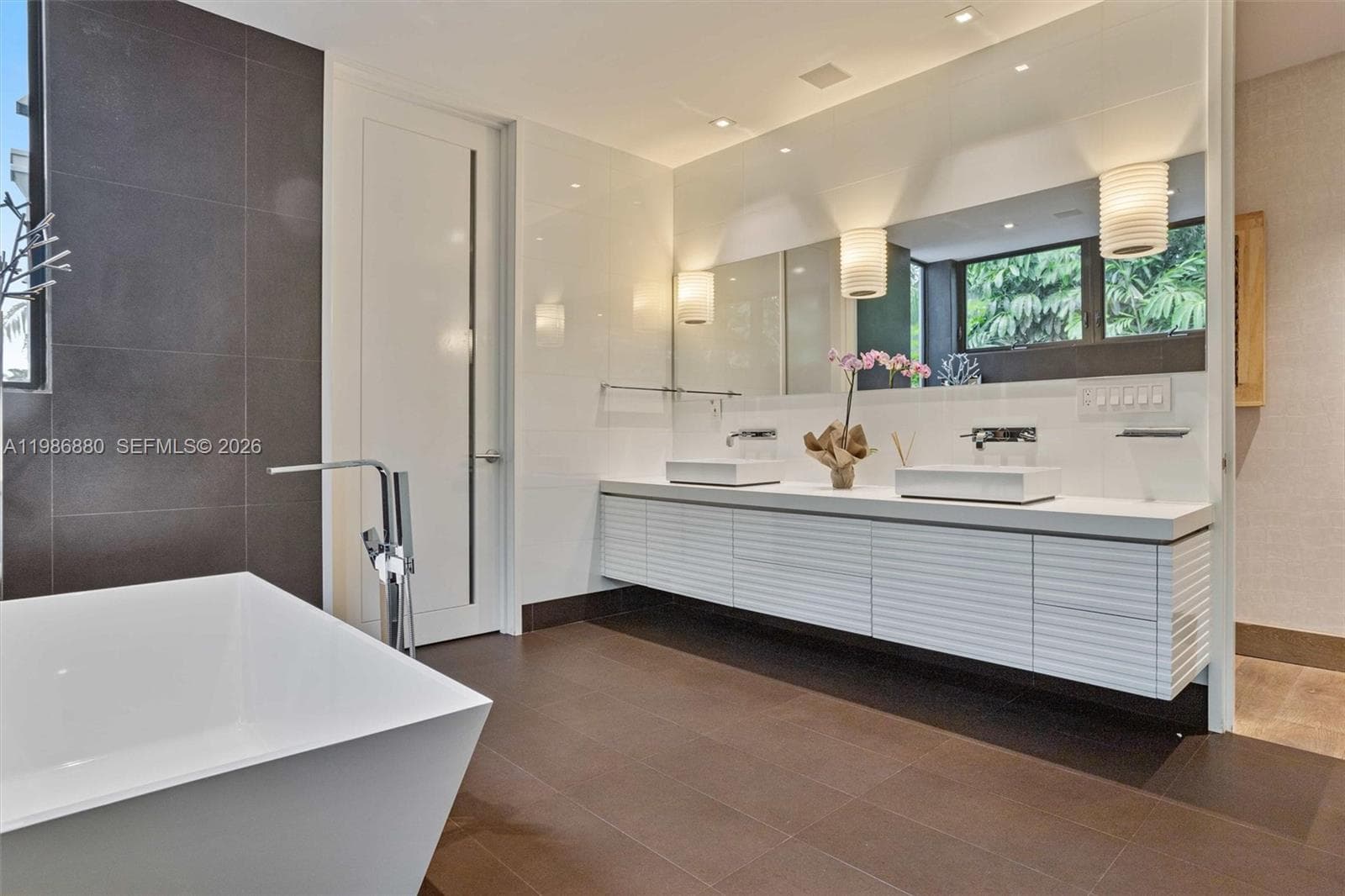 610 Harbor Cir, Key Biscayne FL 33149 — 32