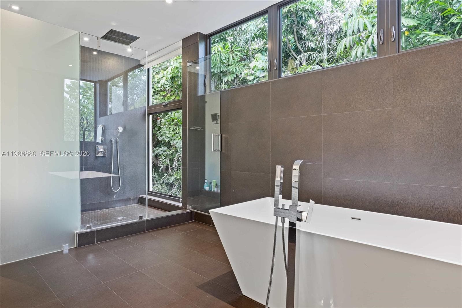 610 Harbor Cir, Key Biscayne FL 33149 — 33