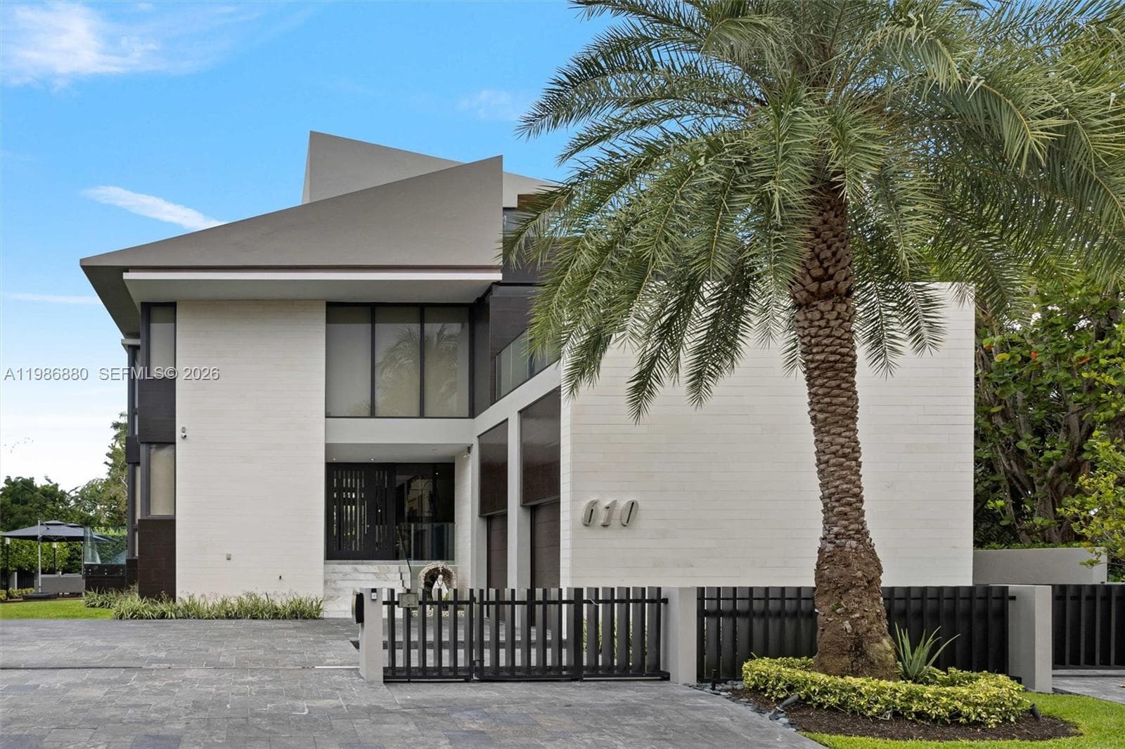 610 Harbor Cir, Key Biscayne FL 33149 — 60