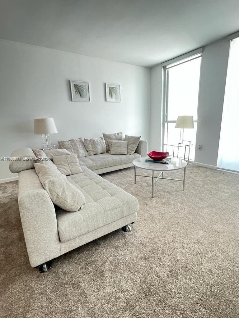 253 NE 2nd St # 3806, Miami FL 33132 — 10