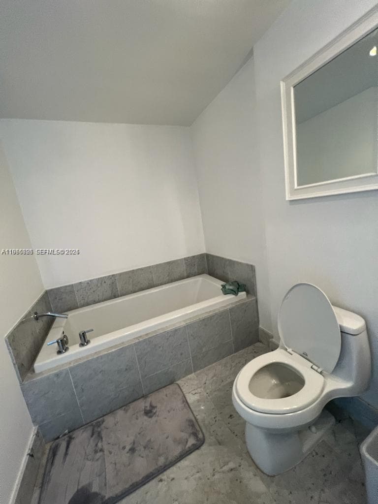 253 NE 2nd St # 3806, Miami FL 33132 — 11