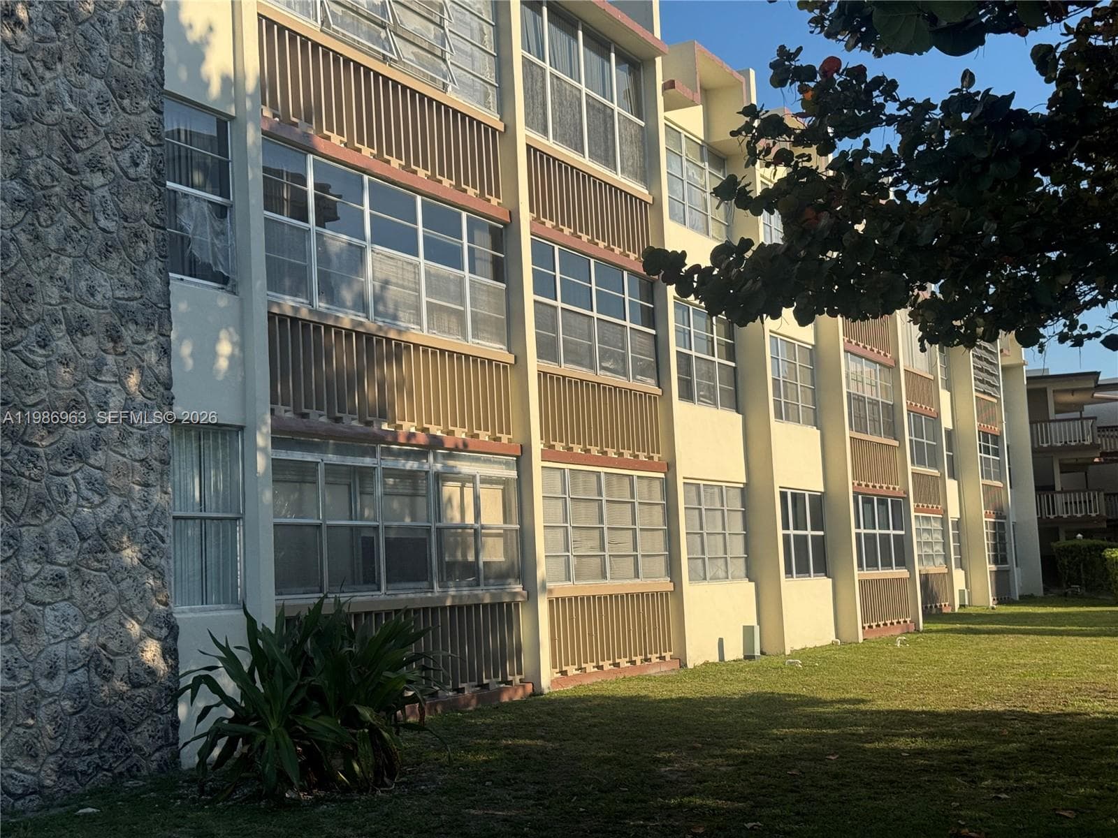1481 NE Miami Gardens Dr # 162, Miami FL 33179 — 25