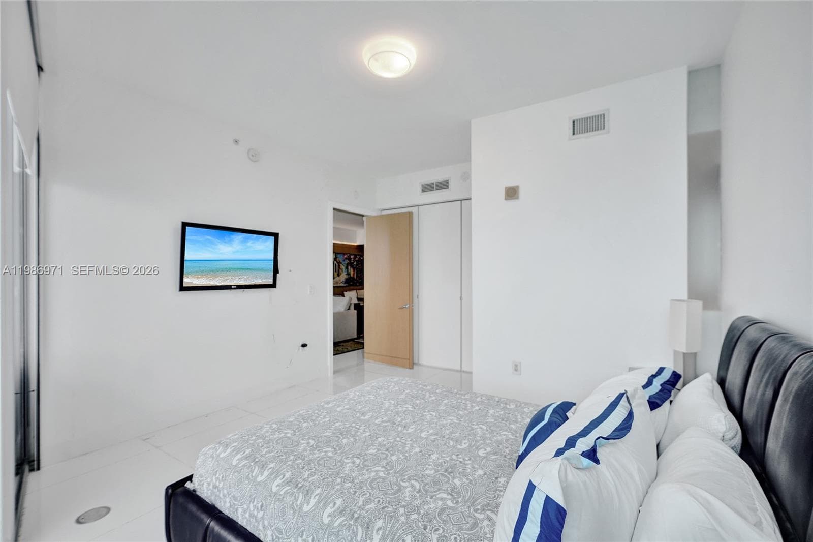 17121 Collins Ave # 3206, Sunny Isles Beach FL 33160 — 18