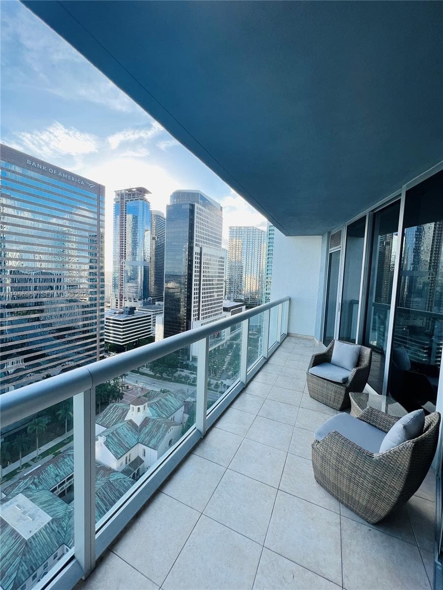 495 Brickell Ave # 2707, Miami FL 33131 — 7