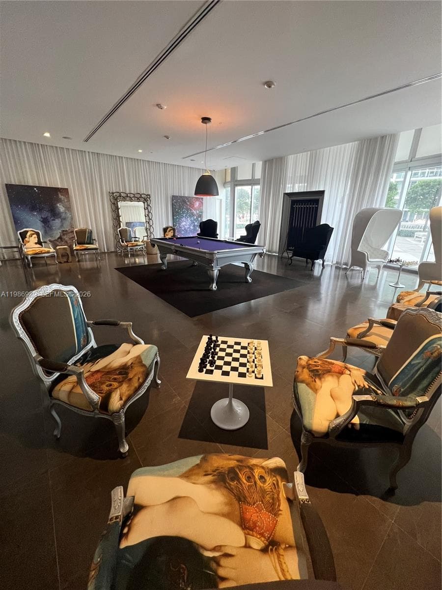 495 Brickell Ave # 2707, Miami FL 33131 — 24
