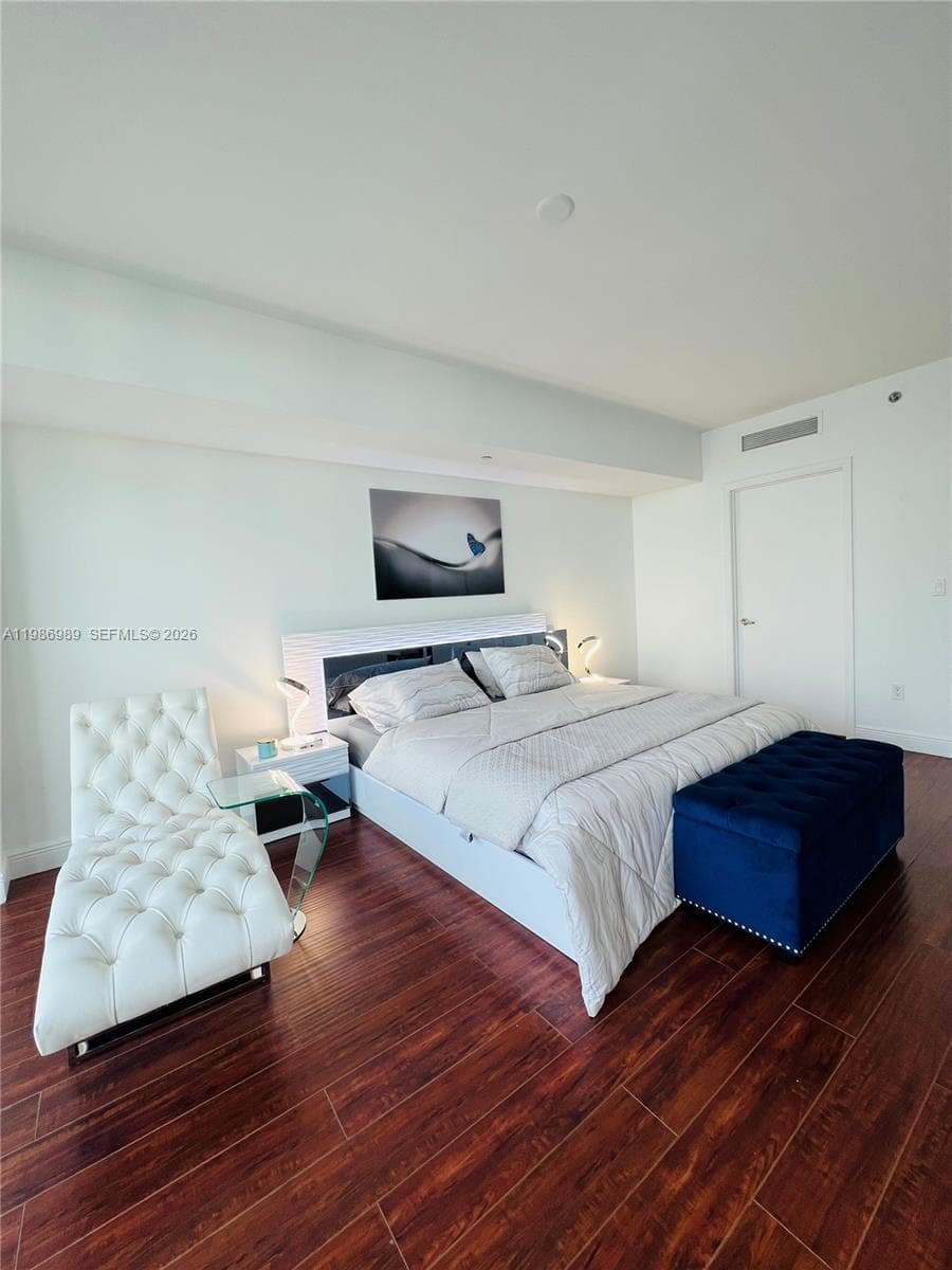495 Brickell Ave # 2707, Miami FL 33131 — 11