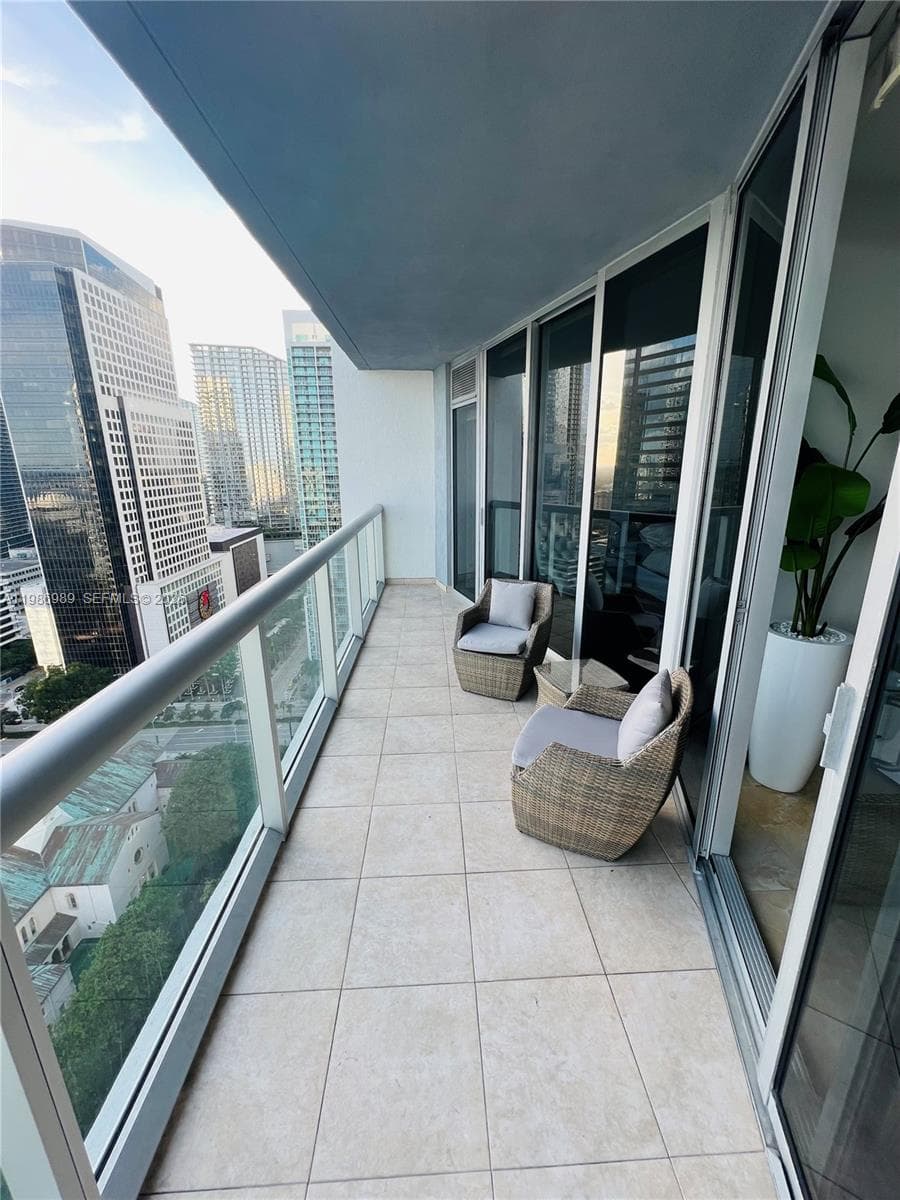 495 Brickell Ave # 2707, Miami FL 33131 — 8
