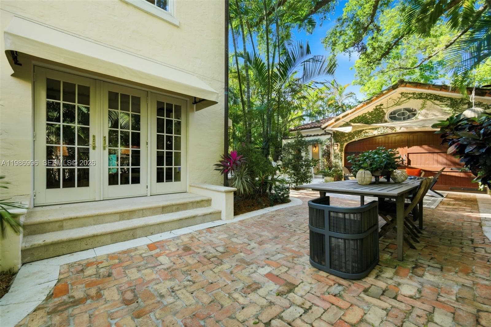 1231 Catalonia Ave, Coral Gables FL 33134 — 62