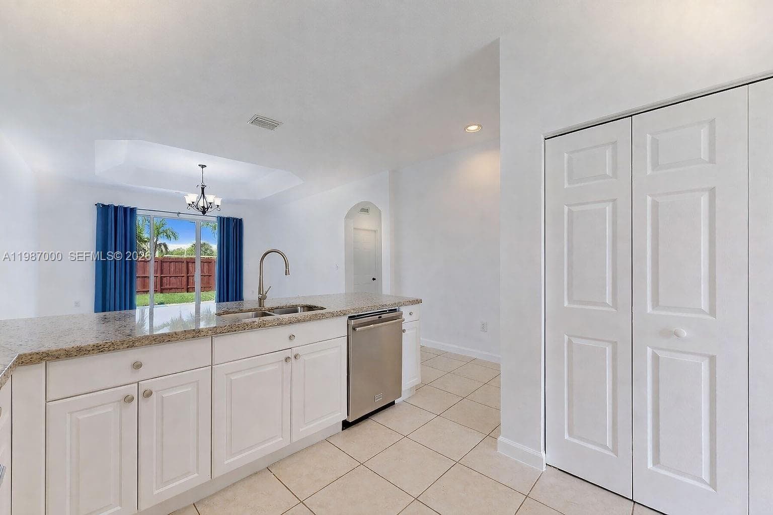2014 NE 38th Rd # 2014, Homestead FL 33033 — 11