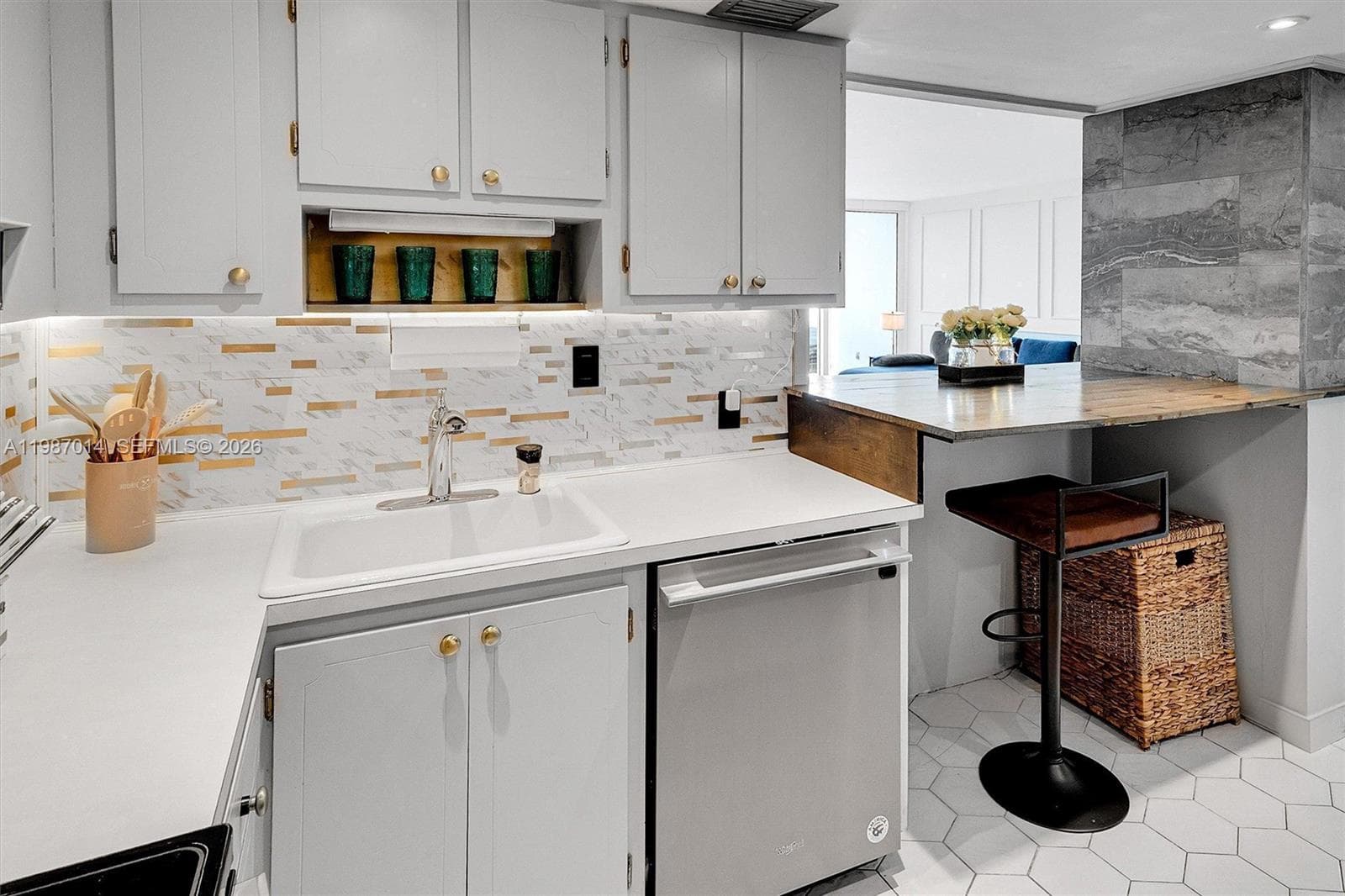 100 Bayview Dr # 617, Sunny Isles Beach FL 33160 — 9