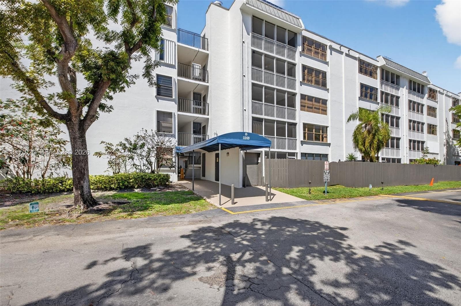 3350 NE 192nd St # B, Aventura FL 33180 — 48