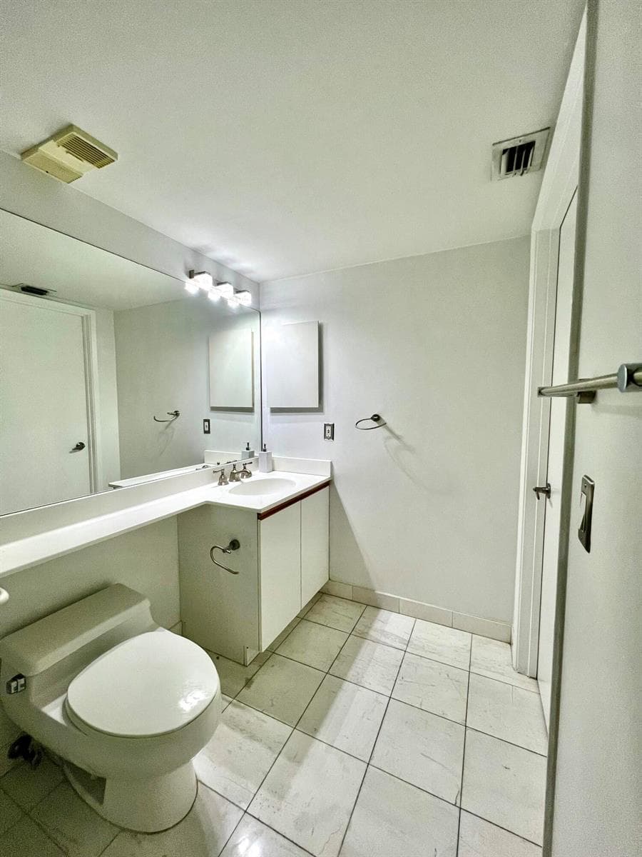 3400 NE 192nd Street # 1102, Aventura FL 33180 — 11