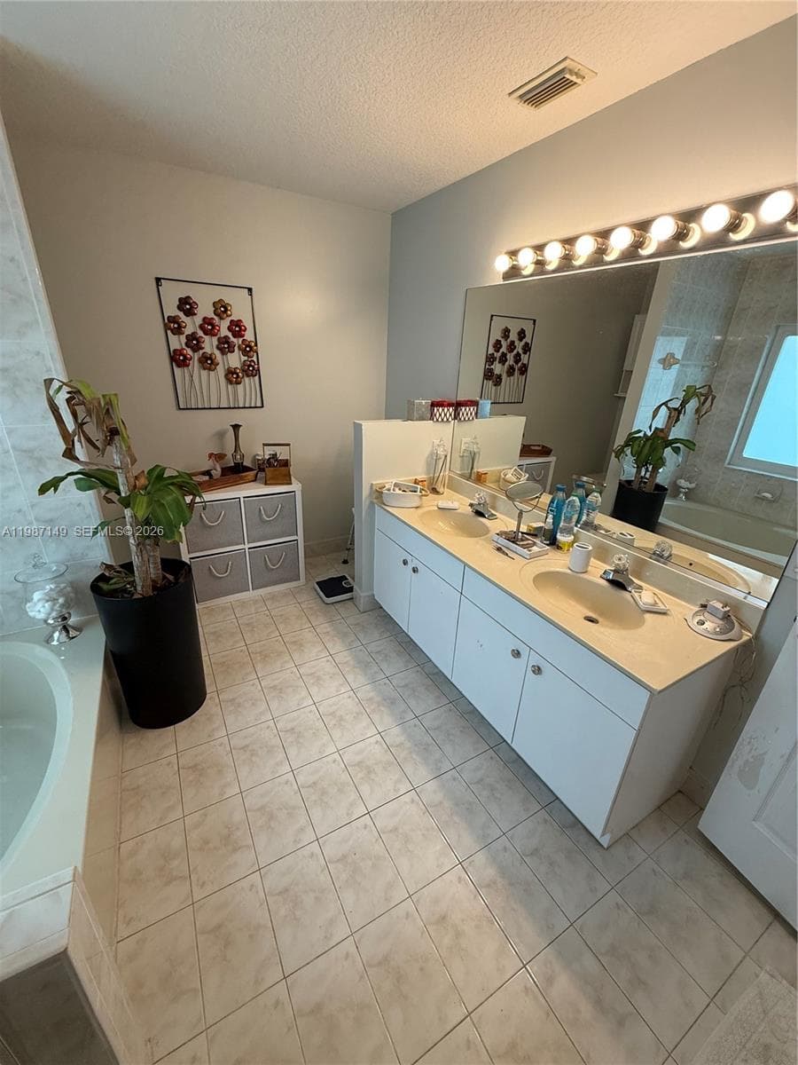 18164 SW 149th Pl, Miami FL 33187 — 16