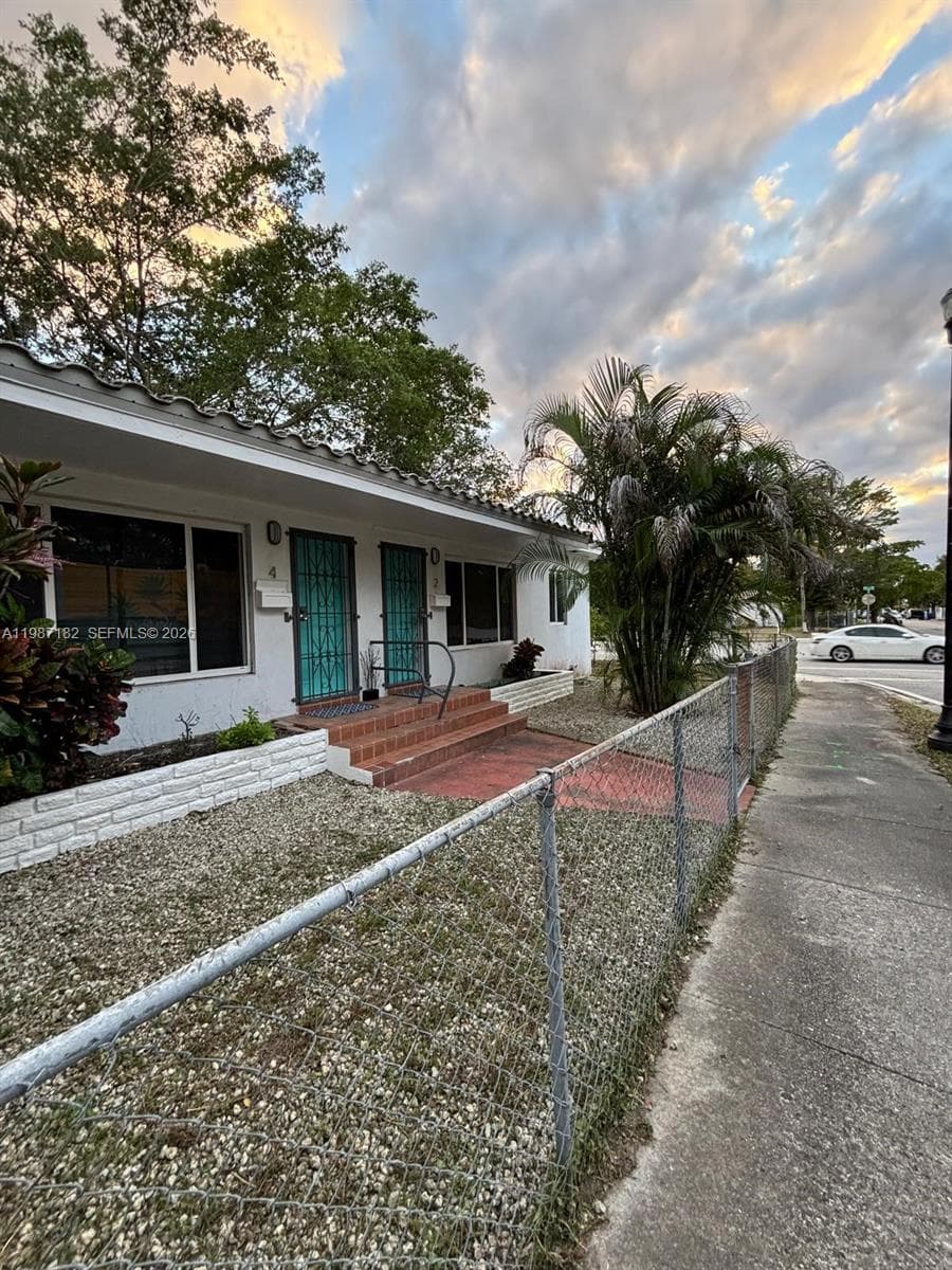 2 NE 45th St, Miami FL 33137 — 3