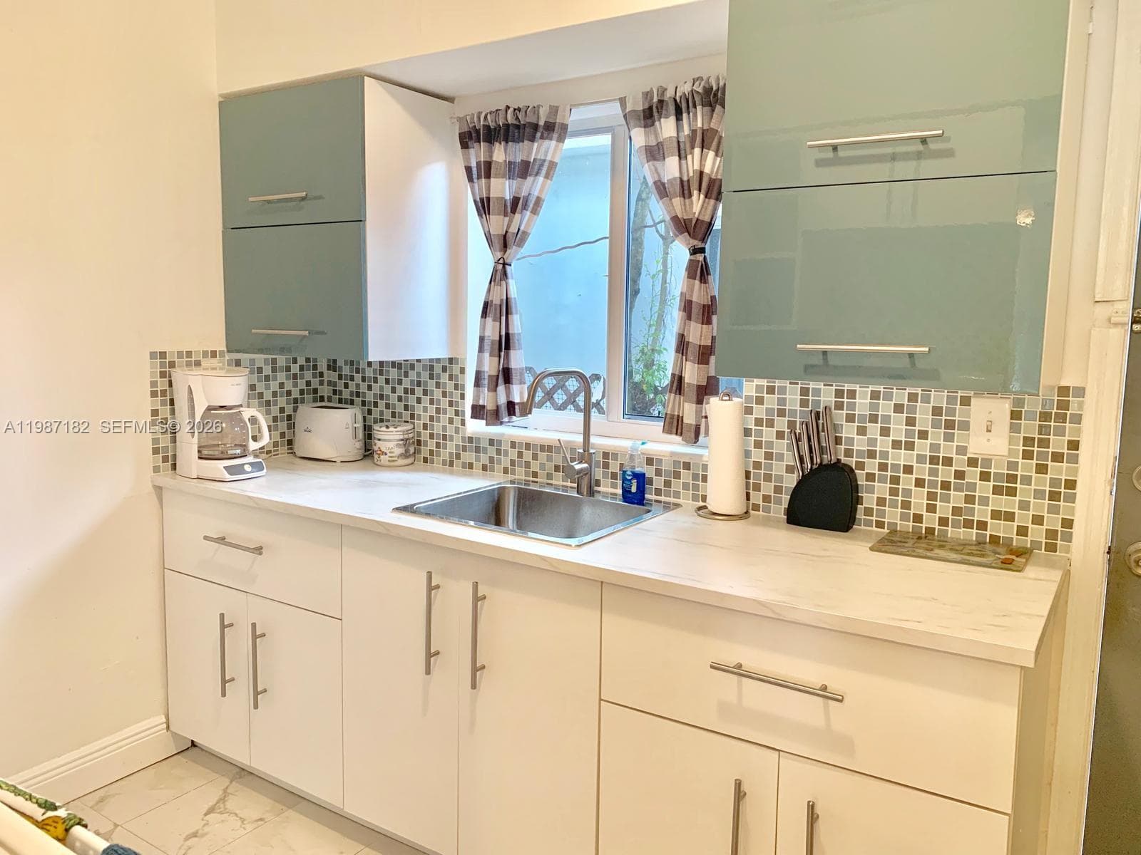 2 NE 45th St, Miami FL 33137 — 18