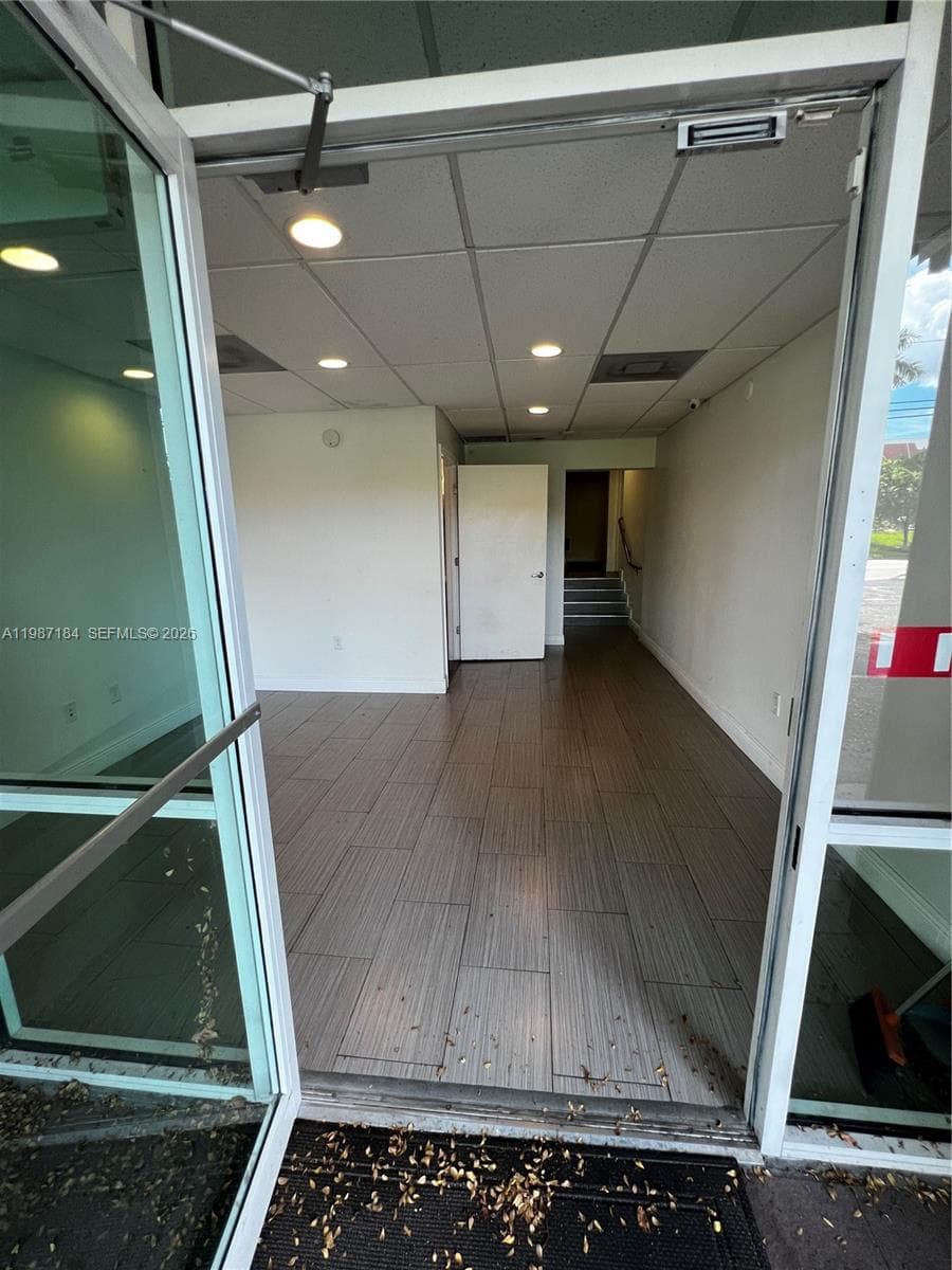 8221 NW 30th Ter, Doral FL 33198 — 1