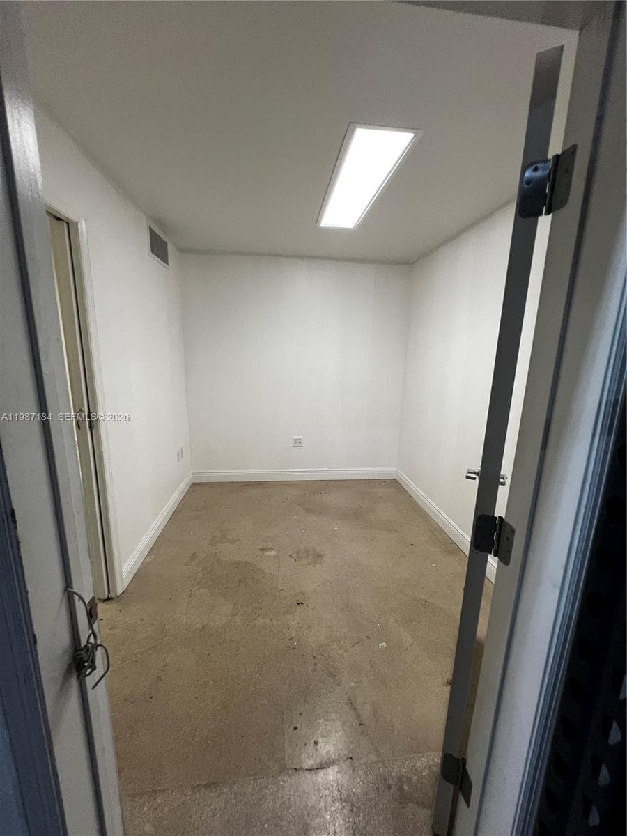 8221 NW 30th Ter, Doral FL 33198 — 9