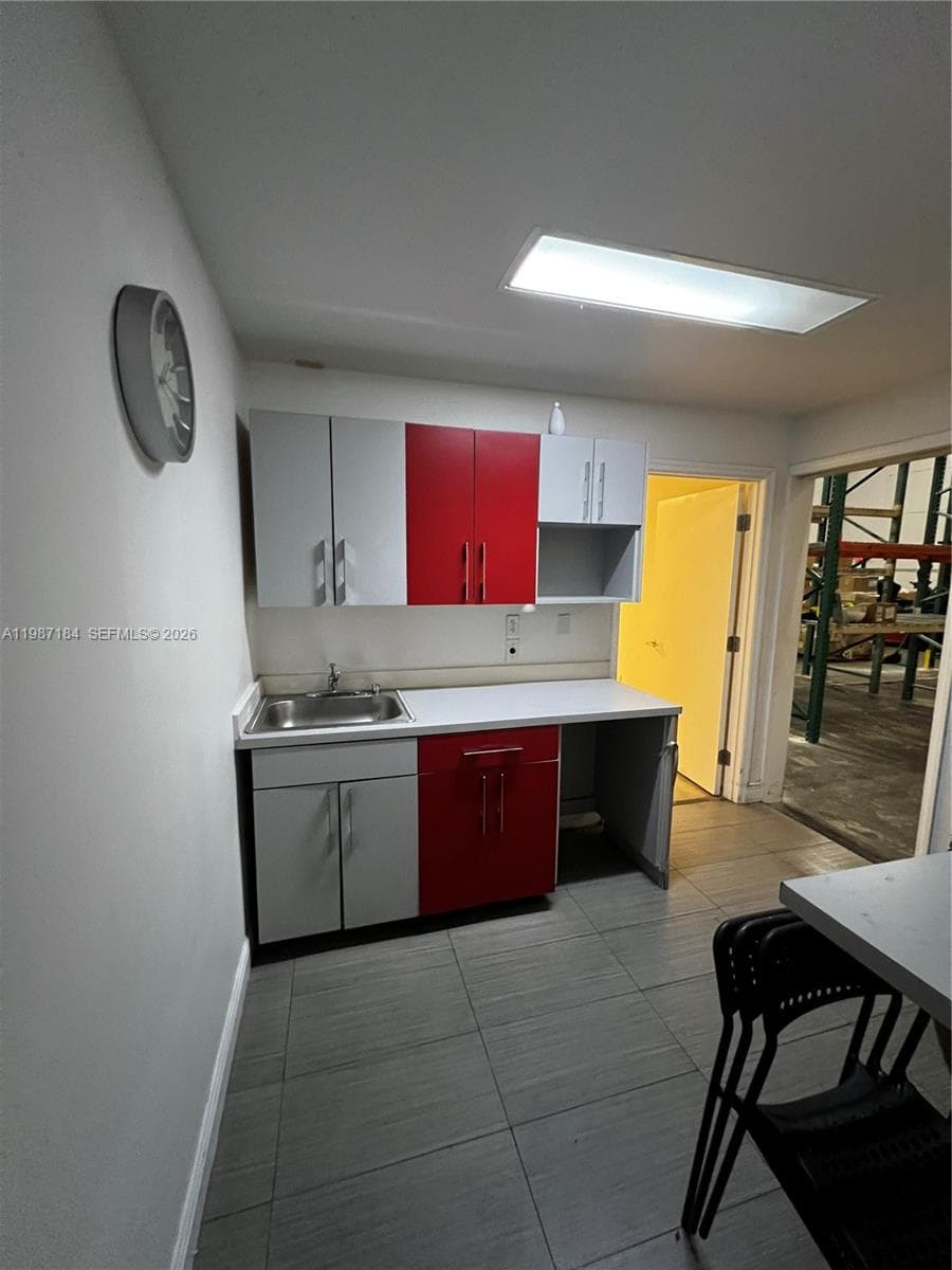8221 NW 30th Ter, Doral FL 33198 — 11