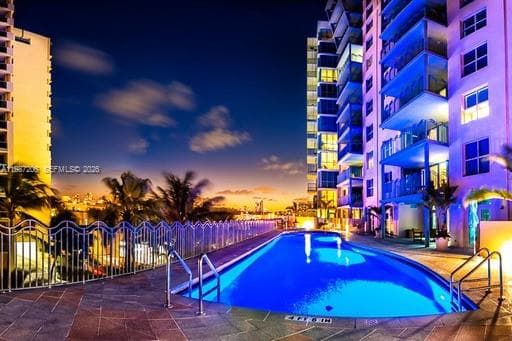 1500 Ocean Dr # 10, Miami Beach FL 33139 — 52