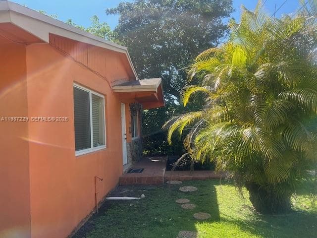 3366 Thomas Ave, Miami FL 33133 — 7