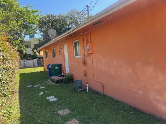 3366 Thomas Ave, Miami FL 33133 — 8