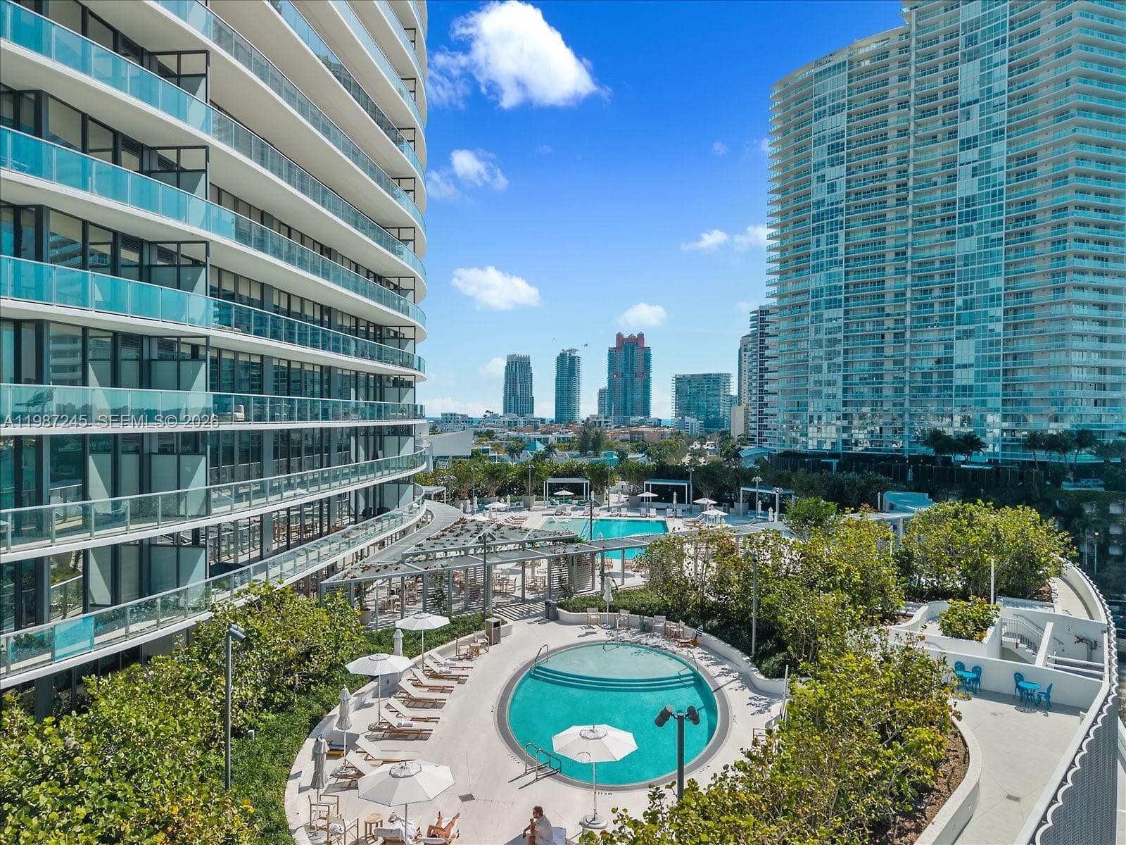500 Alton Rd # 2402, Miami Beach FL 33139 — 40