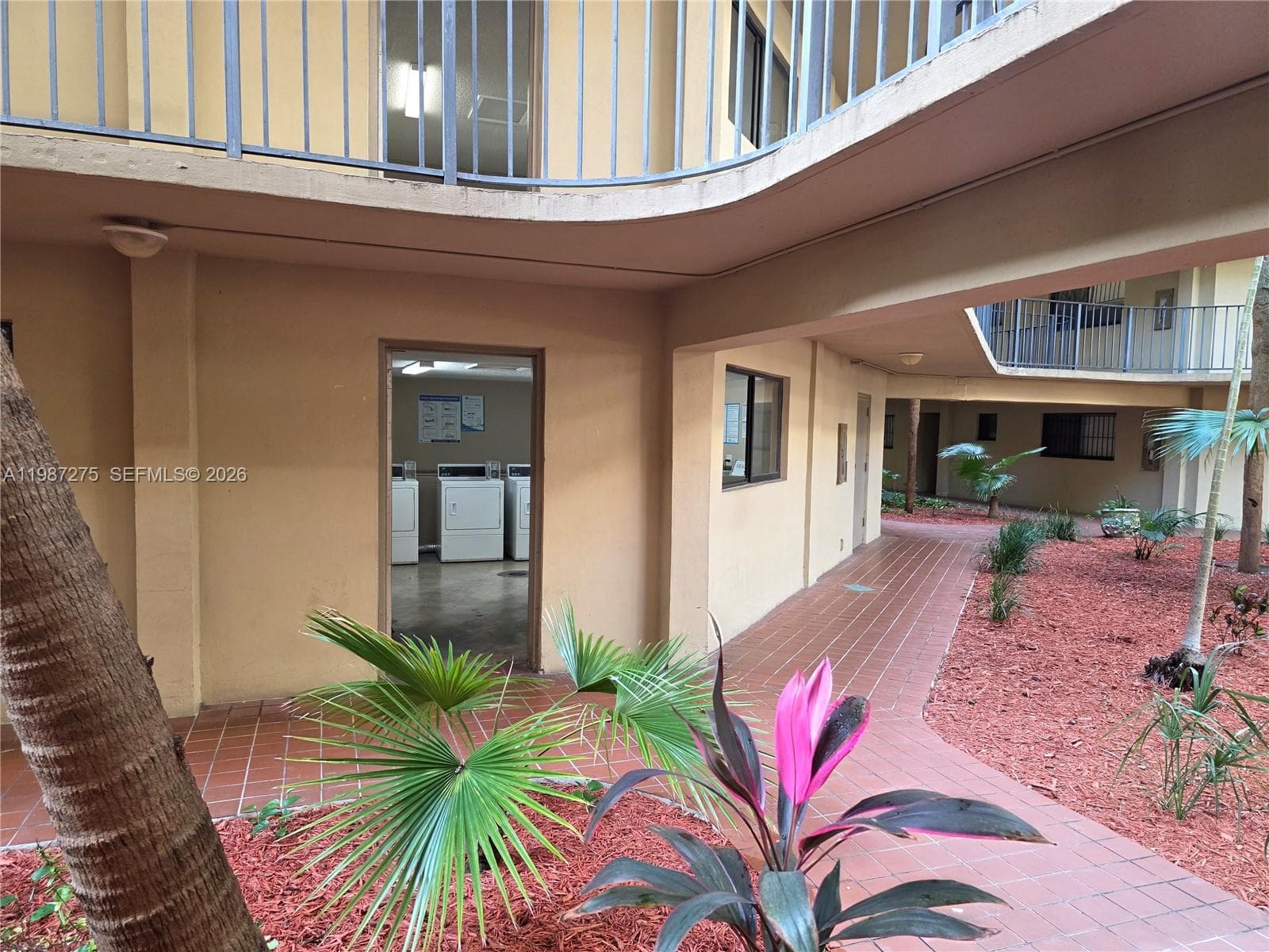 8615 NW 8th St # 319, Miami FL 33126 — 7