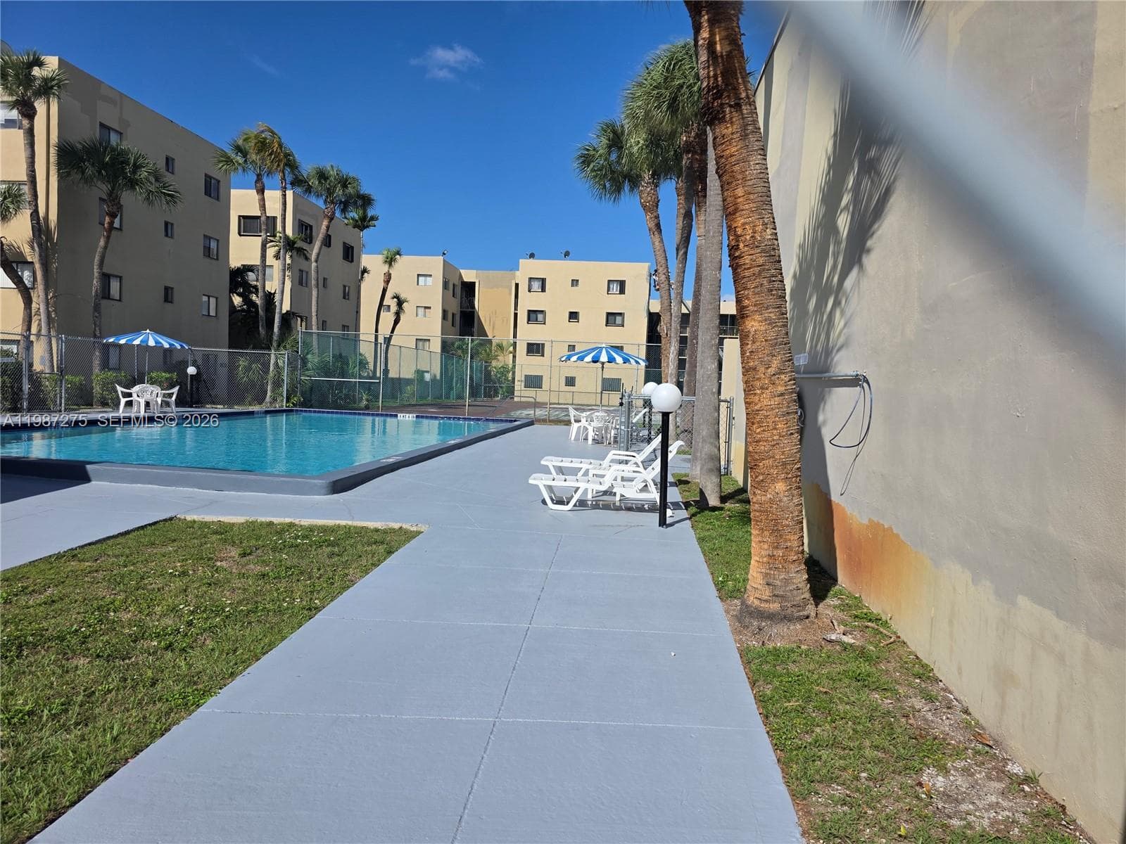 8615 NW 8th St # 319, Miami FL 33126 — 19