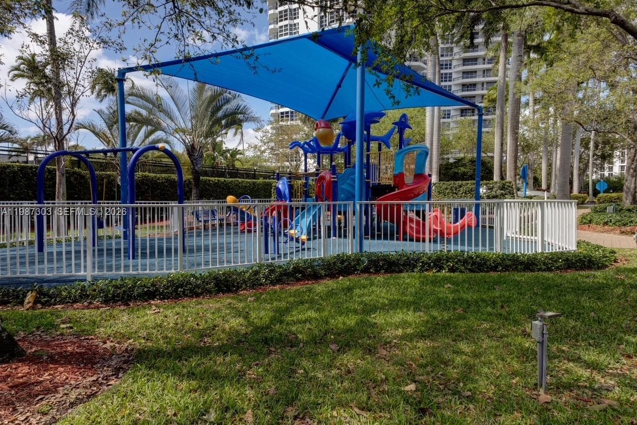 3600 Mystic Pointe Dr # 613, Aventura FL 33180 — 17