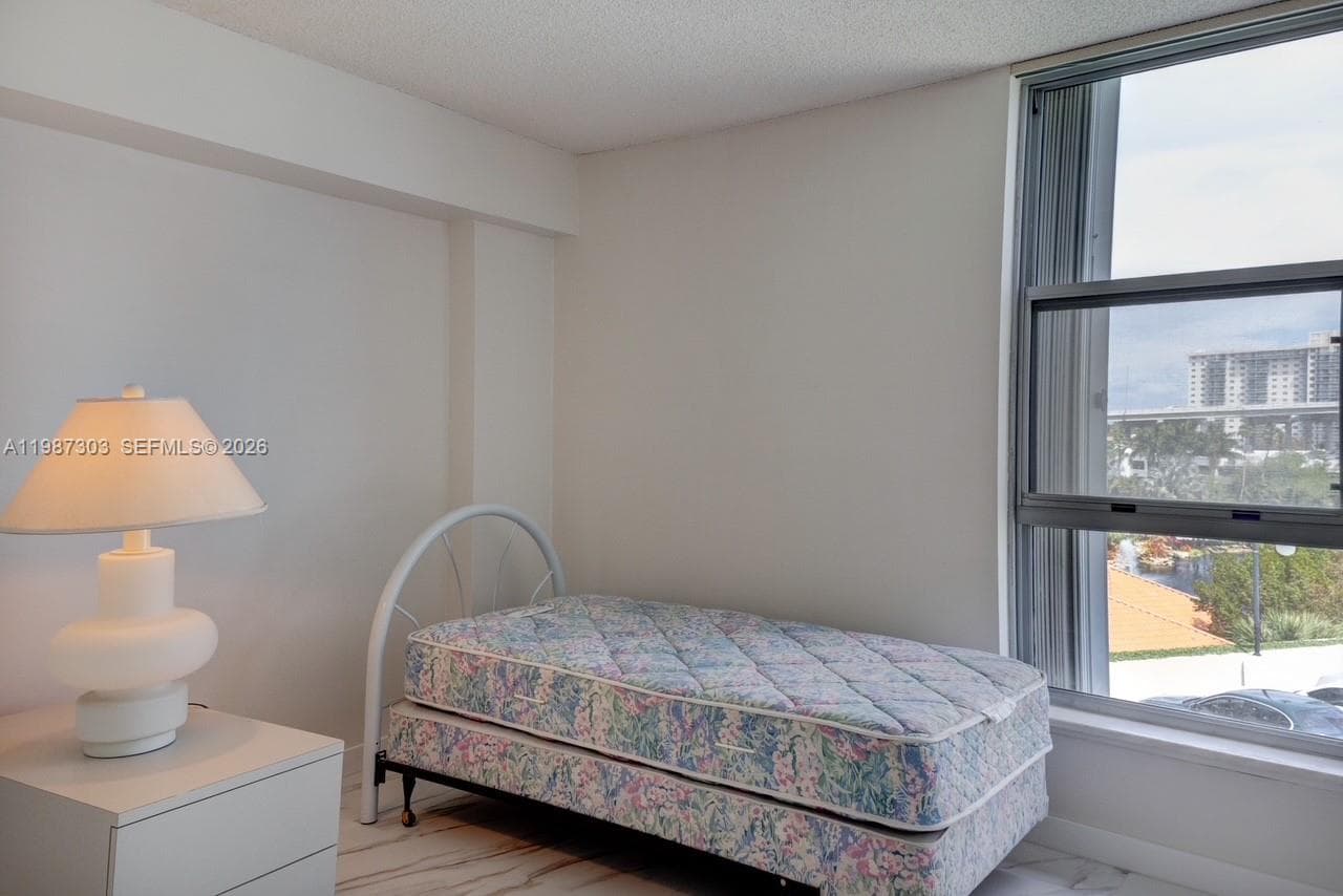 3600 Mystic Pointe Dr # 613, Aventura FL 33180 — 12