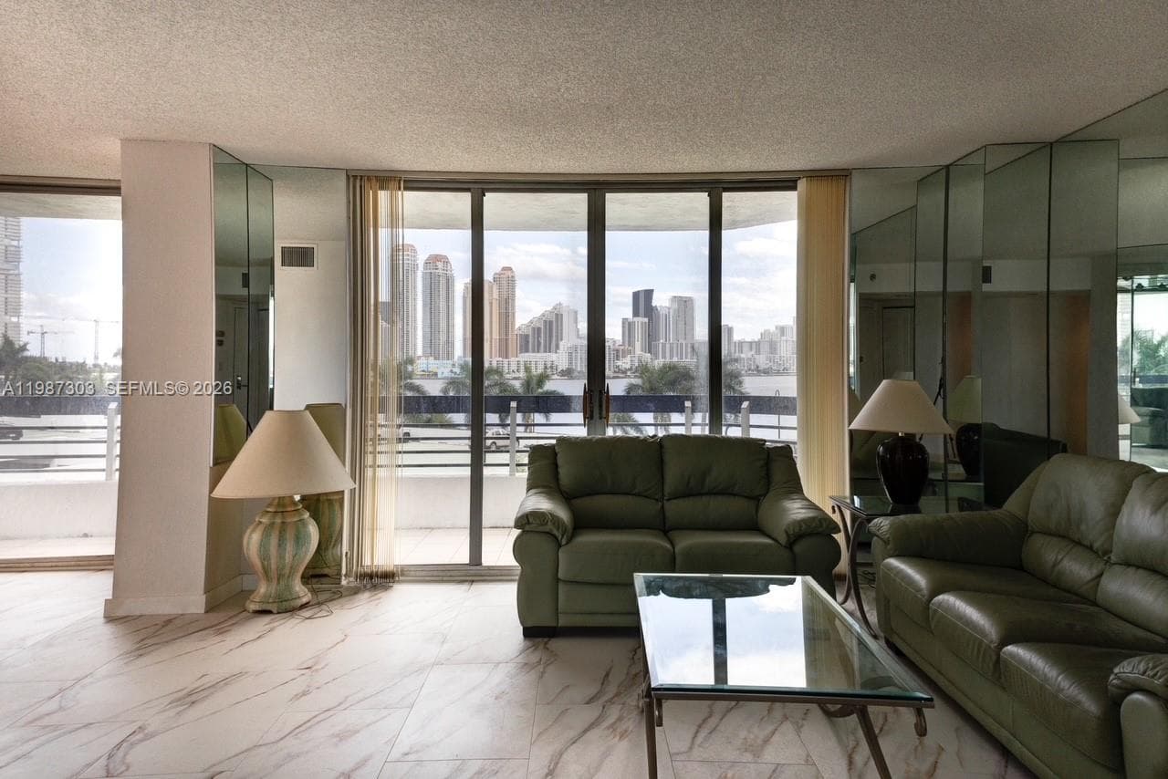 3600 Mystic Pointe Dr # 613, Aventura FL 33180 — 3