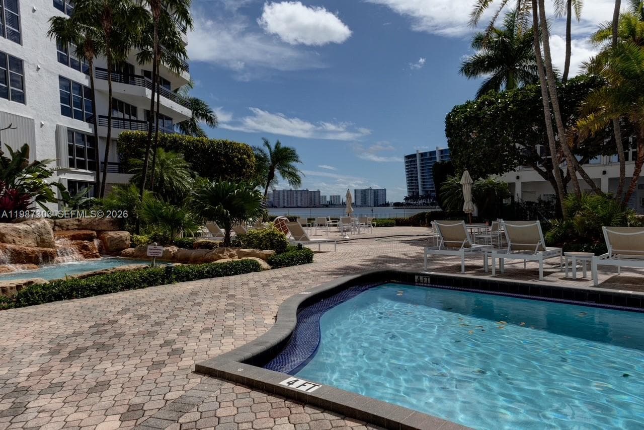 3600 Mystic Pointe Dr # 613, Aventura FL 33180 — 18