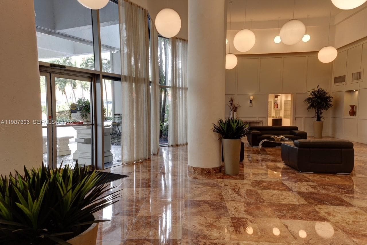3600 Mystic Pointe Dr # 613, Aventura FL 33180 — 15