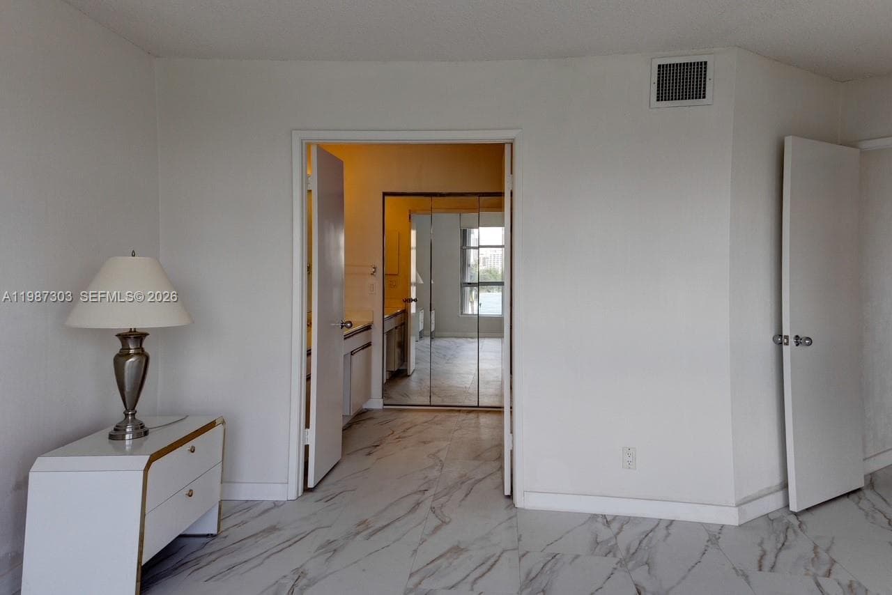 3600 Mystic Pointe Dr # 613, Aventura FL 33180 — 11