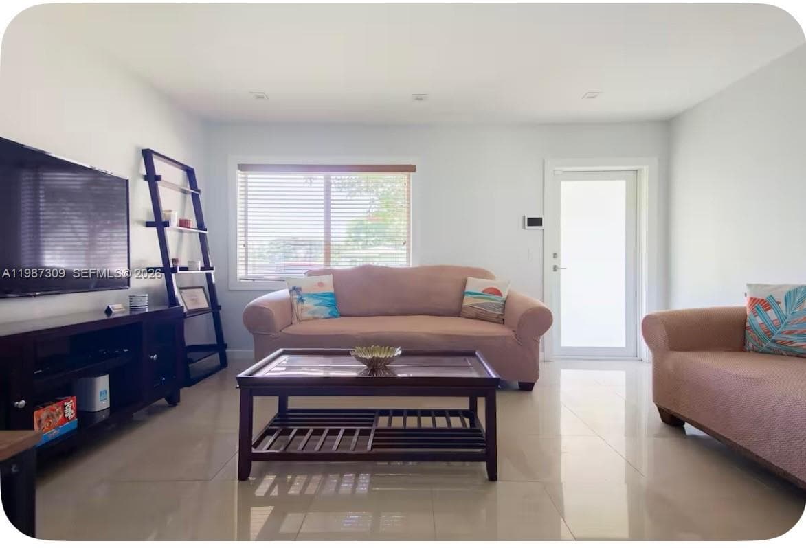 601 NW 116th St, Miami FL 33168 — 1
