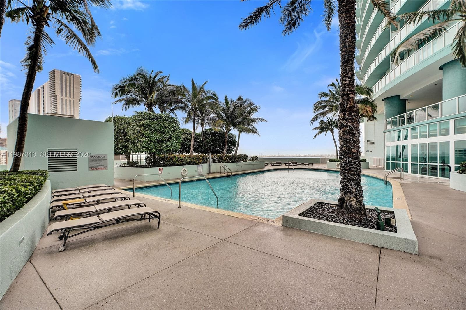 1900 N Bayshore Dr # 816, Miami FL 33132 — 52