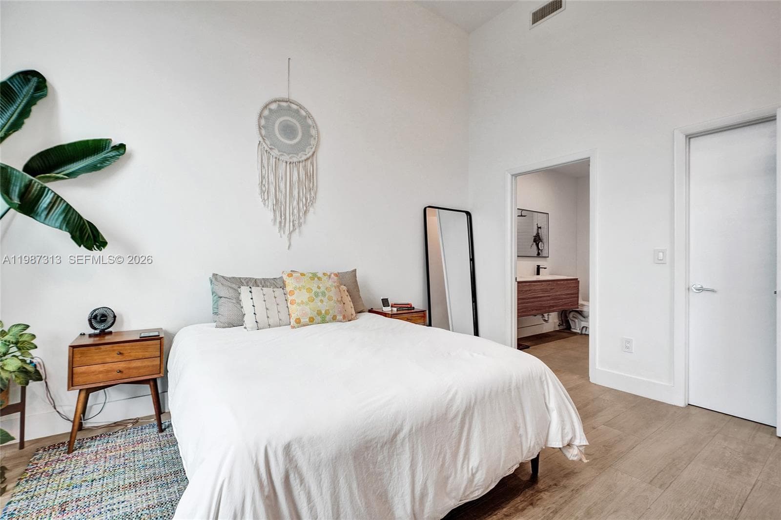 1900 N Bayshore Dr # 816, Miami FL 33132 — 42