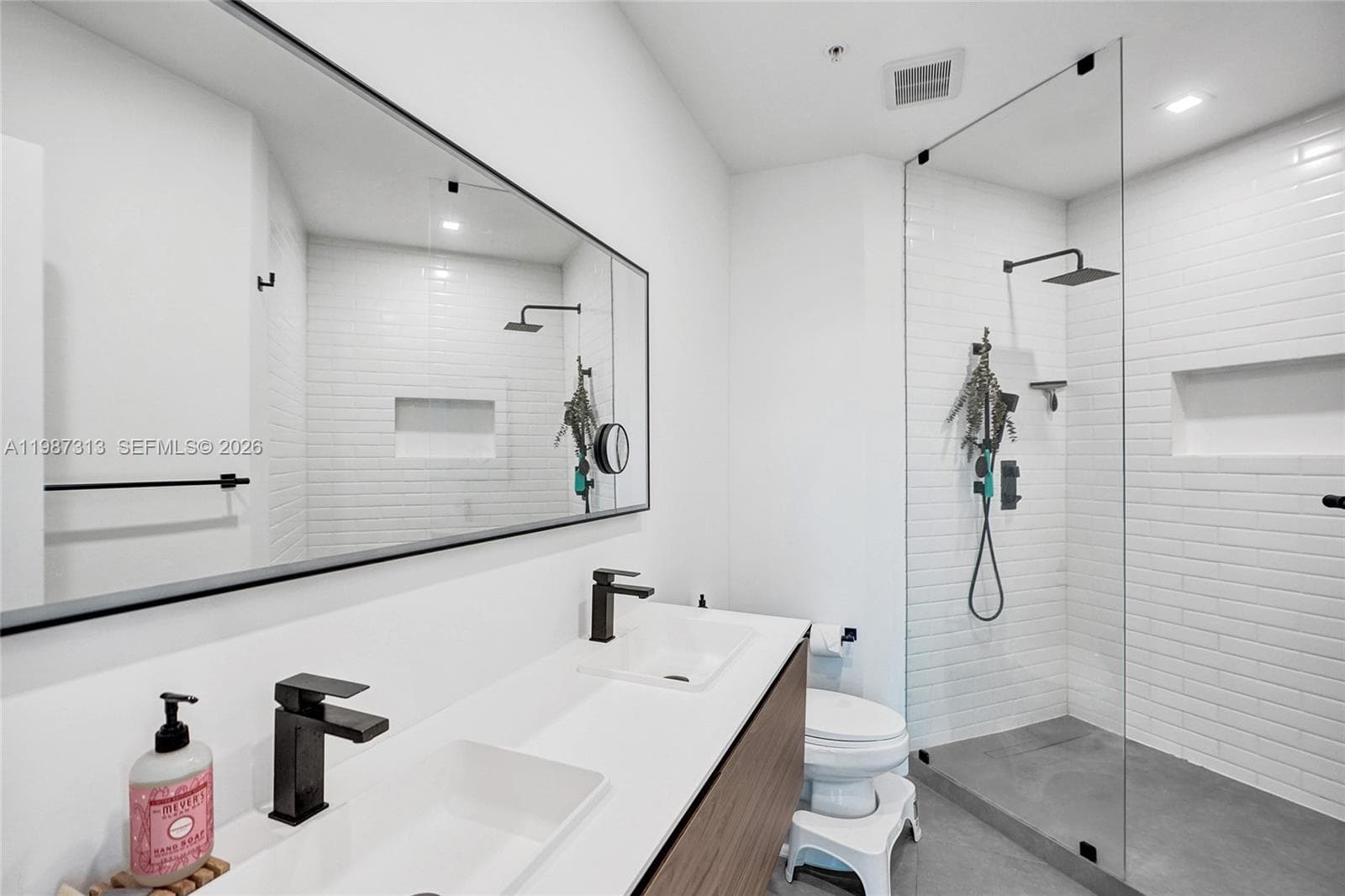 1900 N Bayshore Dr # 816, Miami FL 33132 — 46