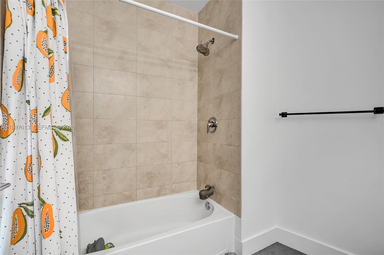 1900 N Bayshore Dr # 816, Miami FL 33132 — 32