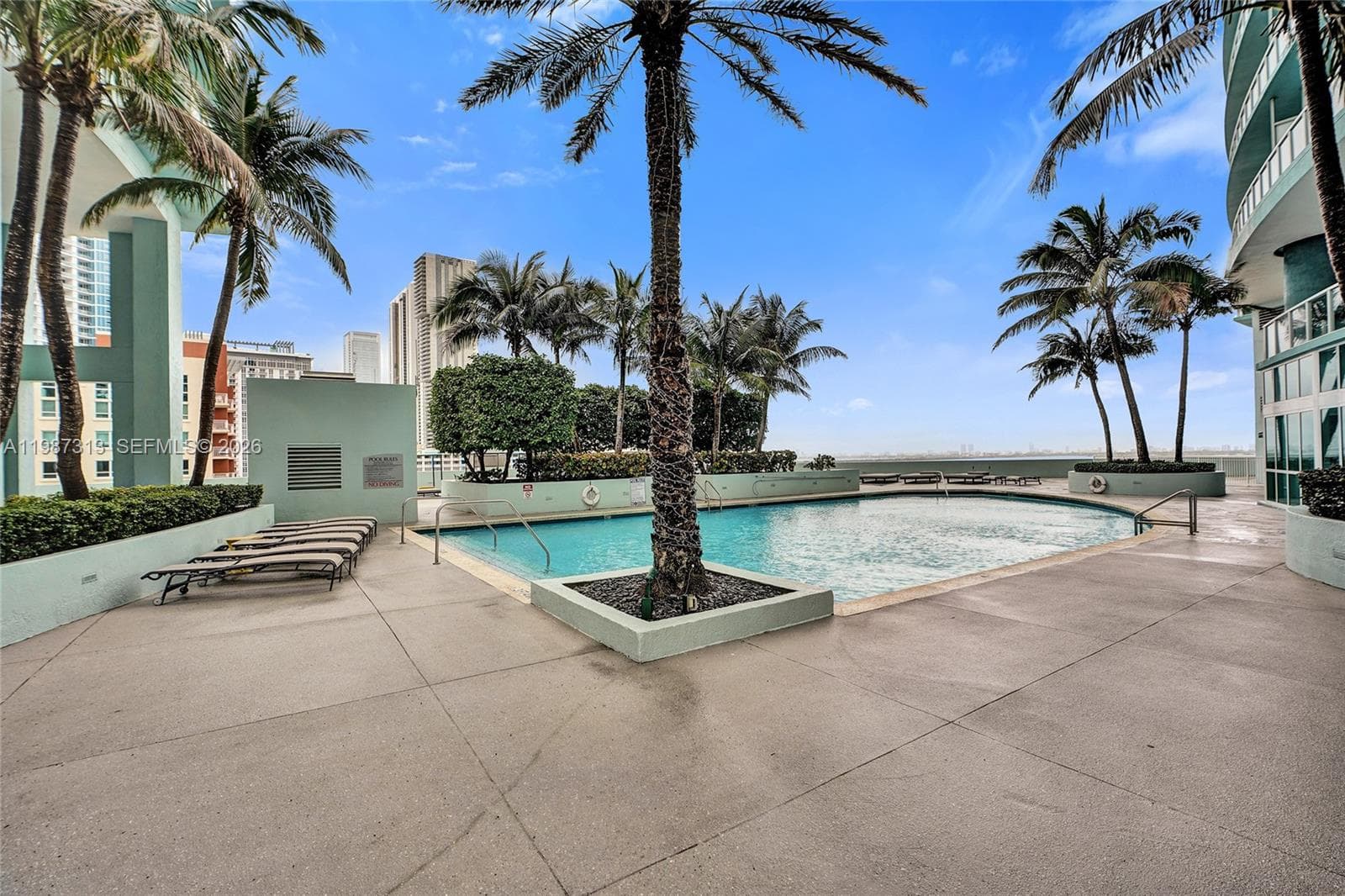 1900 N Bayshore Dr # 816, Miami FL 33132 — 51