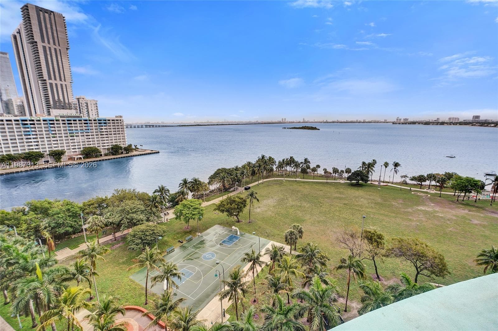 1900 N Bayshore Dr # 816, Miami FL 33132 — 55