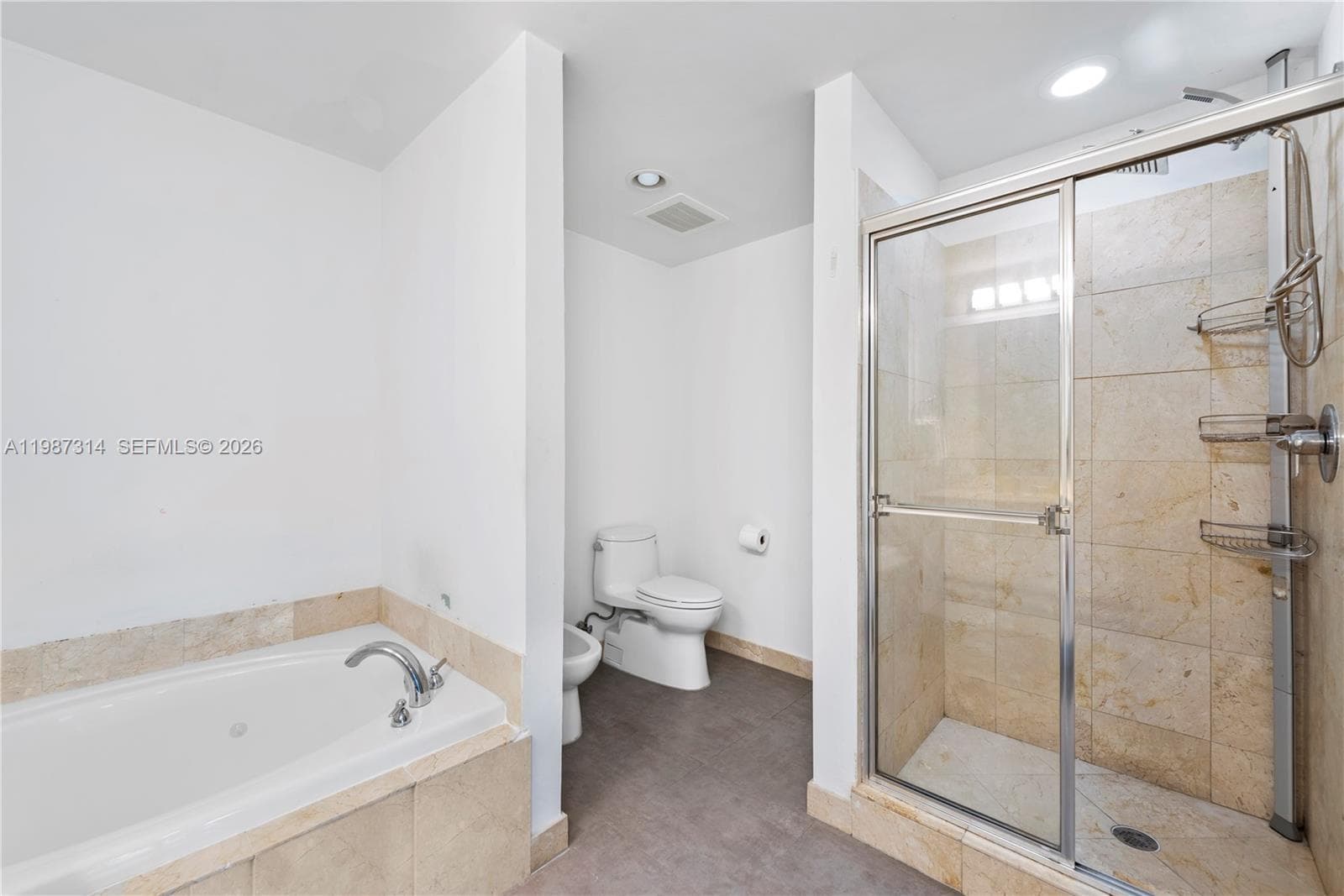 3330 NE 190th St # 1715, Aventura FL 33180 — 27
